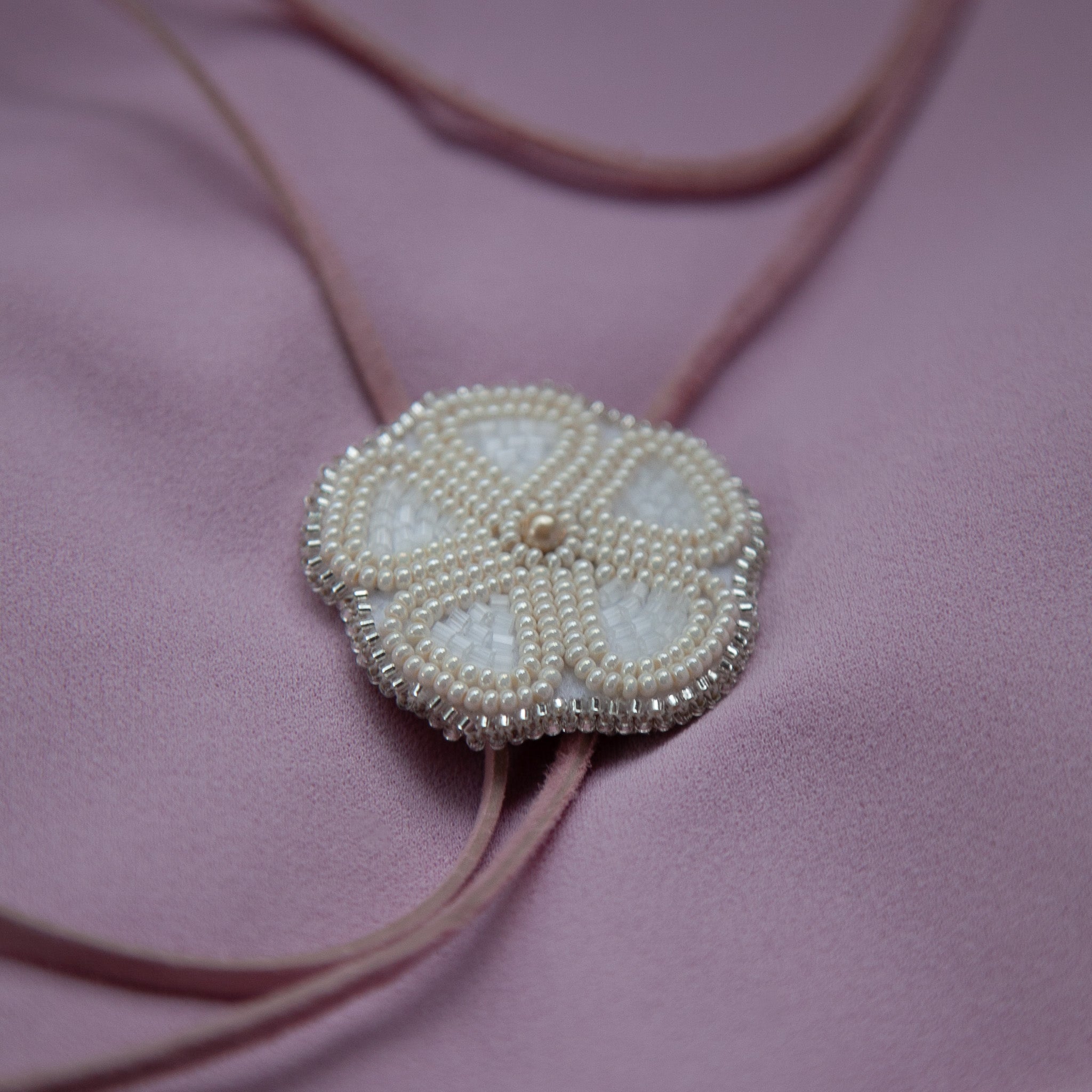 Ivory Flower Bolo
