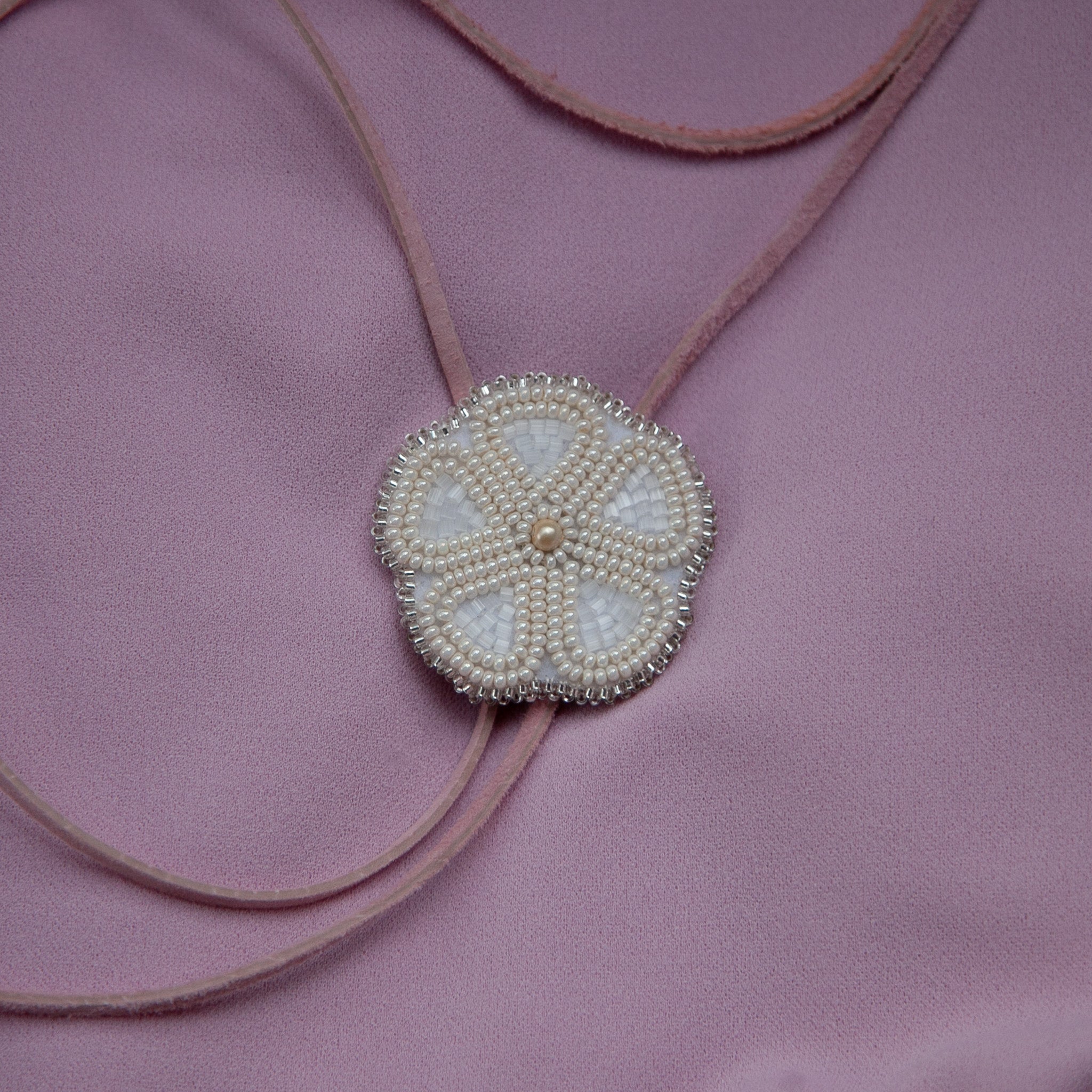 Ivory Flower Bolo