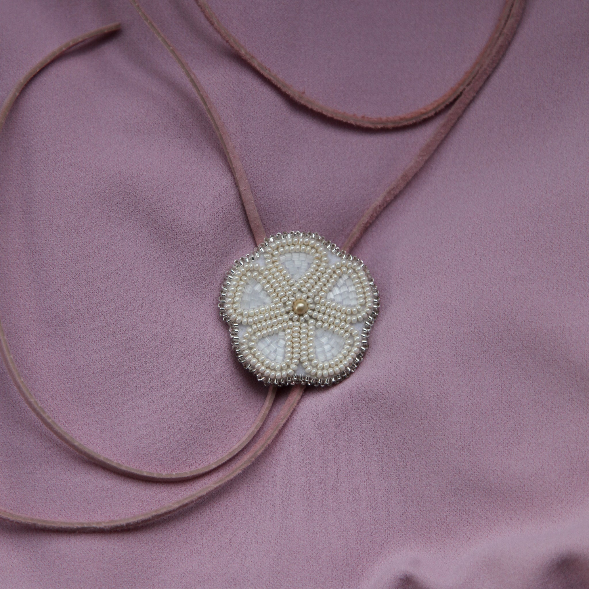 Ivory Flower Bolo
